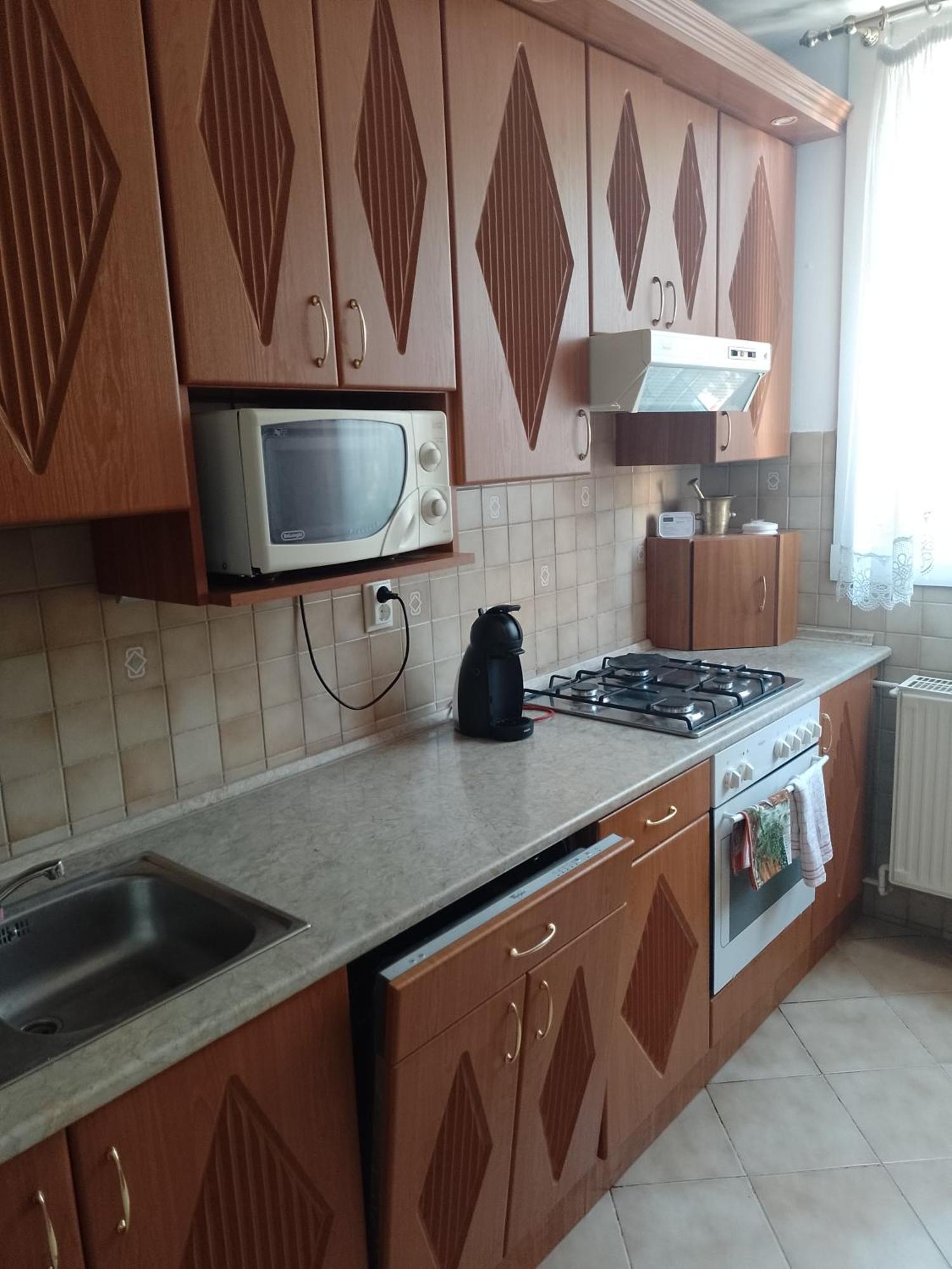 Belvarosi Classic Apartman 85 Square Meters โซมบ็อตเฮย์ ภายนอก รูปภาพ