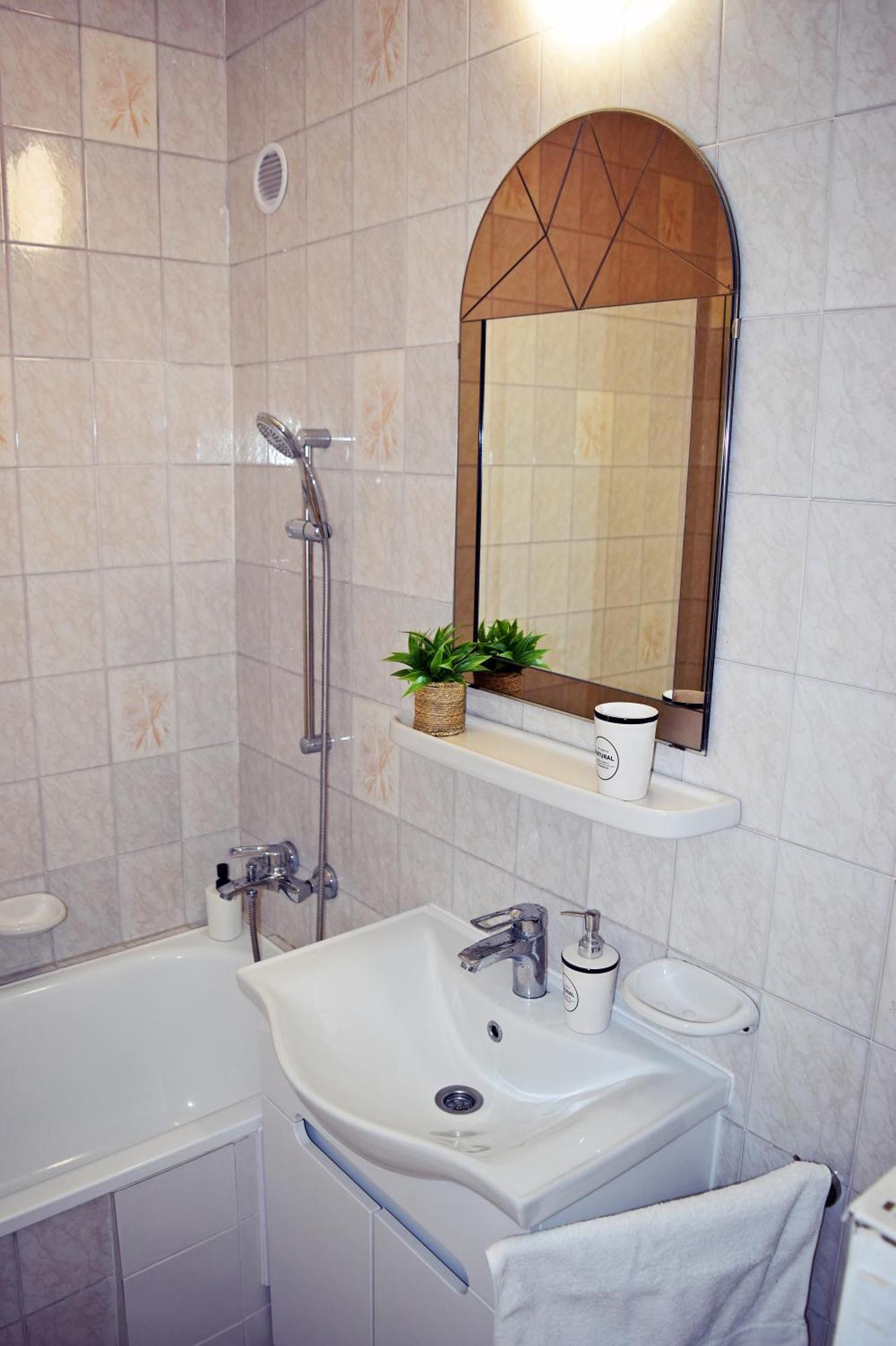 Belvarosi Classic Apartman 85 Square Meters โซมบ็อตเฮย์ ภายนอก รูปภาพ