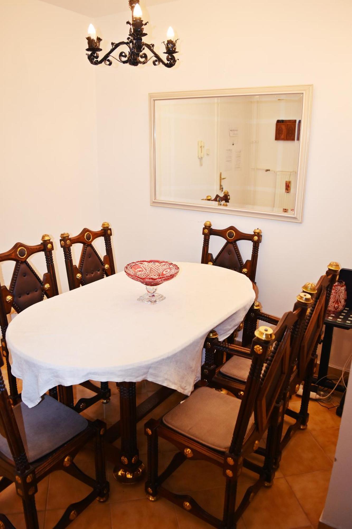 Belvarosi Classic Apartman 85 Square Meters โซมบ็อตเฮย์ ภายนอก รูปภาพ